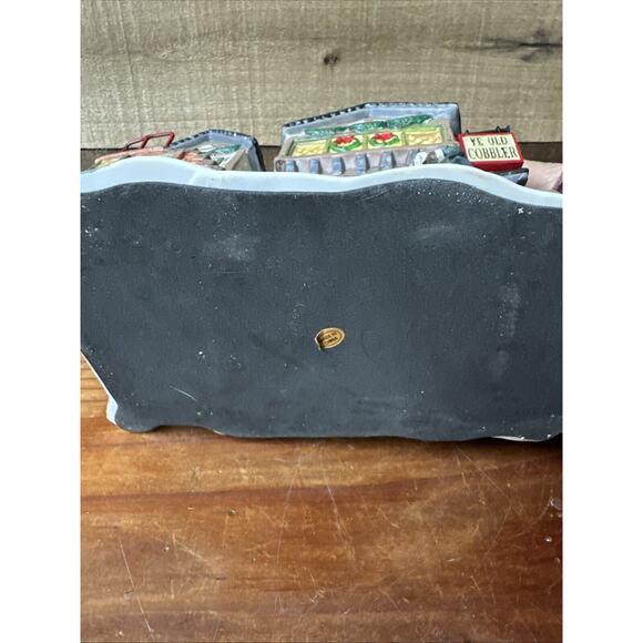 Enchanted Forest Christmas Village Glass Window House Ye Old Cobbler In Box - Picture 6 of 8